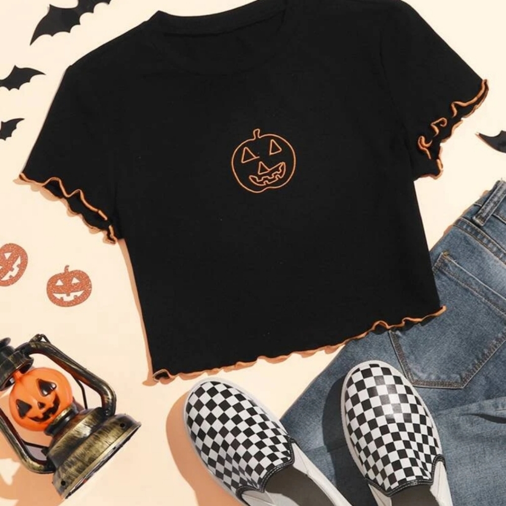 Plus Halloween Embroidery Lettuce Trim Crop Tee